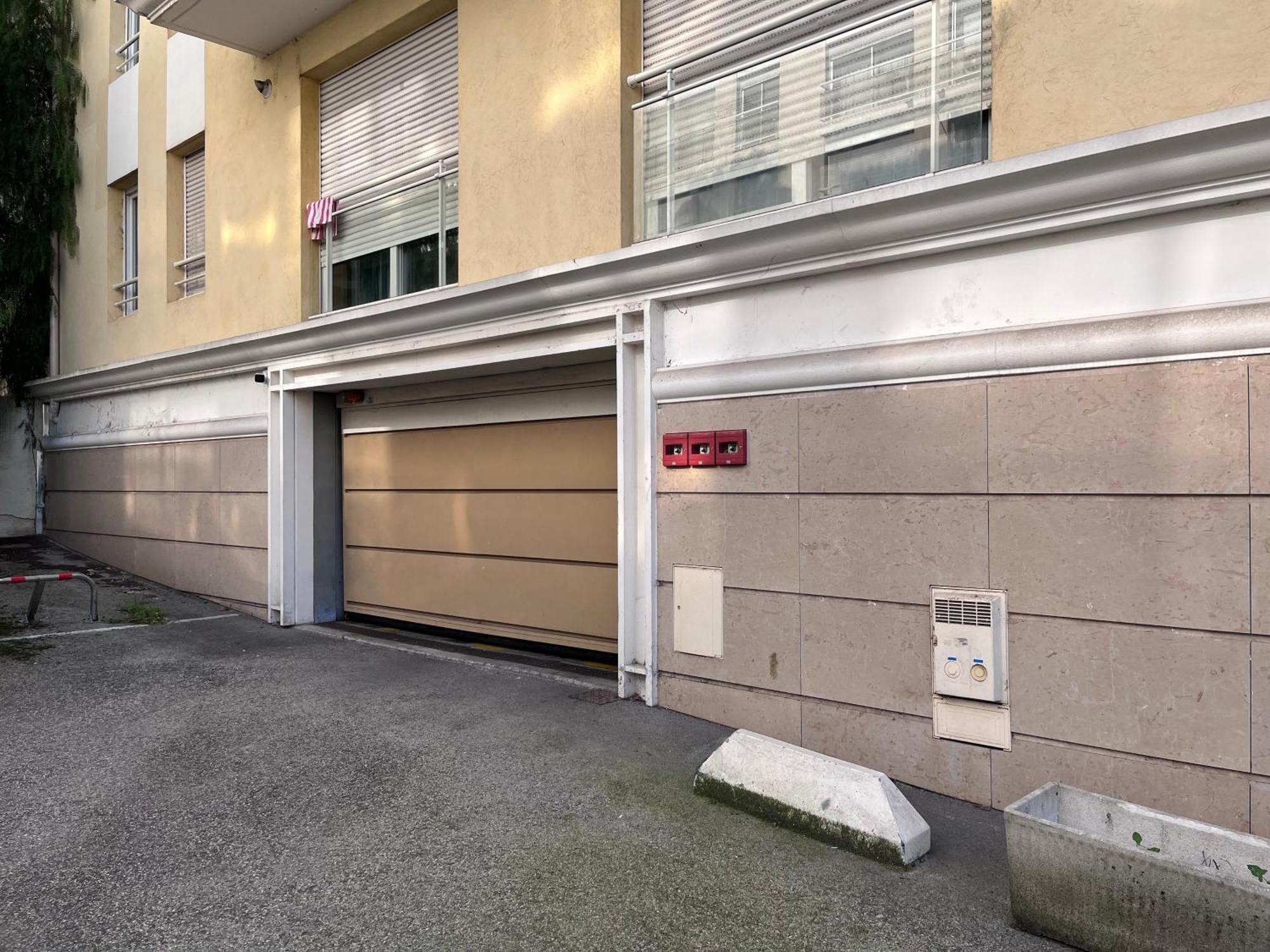 Studio Terrasse Et Parking Prive Nice Exterior photo